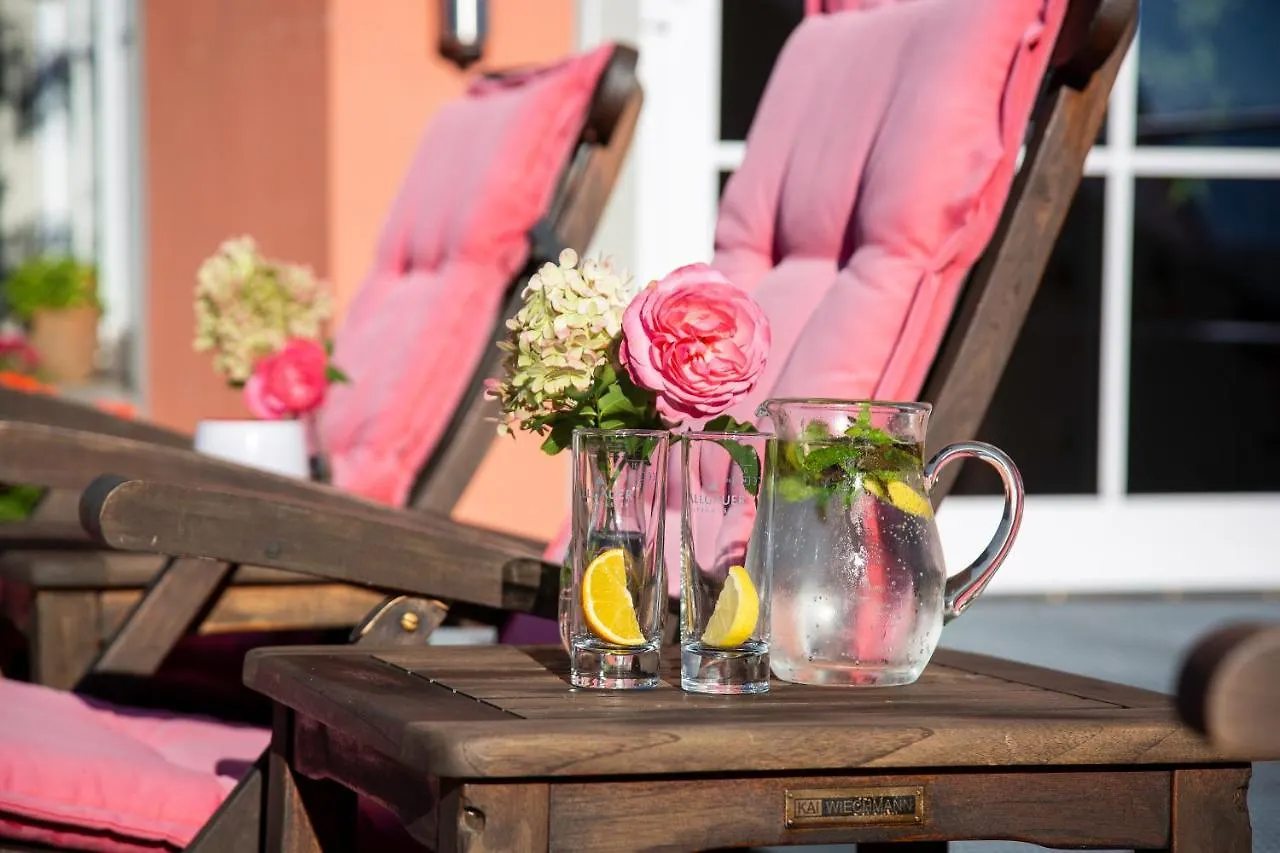Hotel Hirsch Fussen 4*,